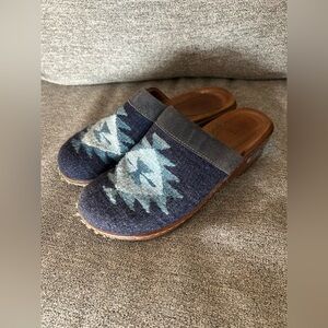 Born Brandy Blanket Aztec Heeled Mule Clog Womens size US 9 EU 40.5